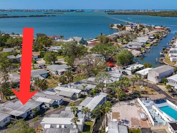 St Petersburg, FL 33709,8600 42ND PL N #11