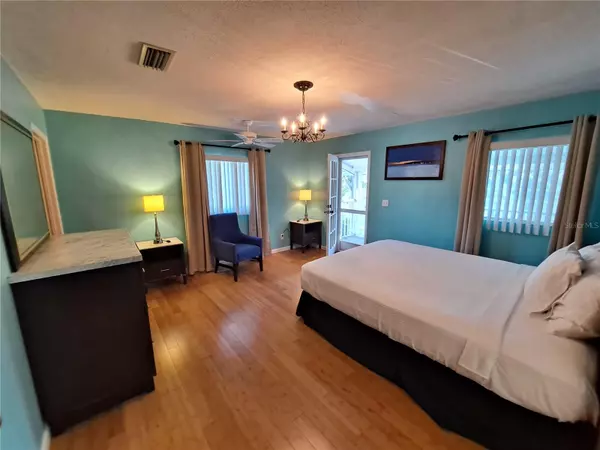 St Petersburg, FL 33709,6050 57TH