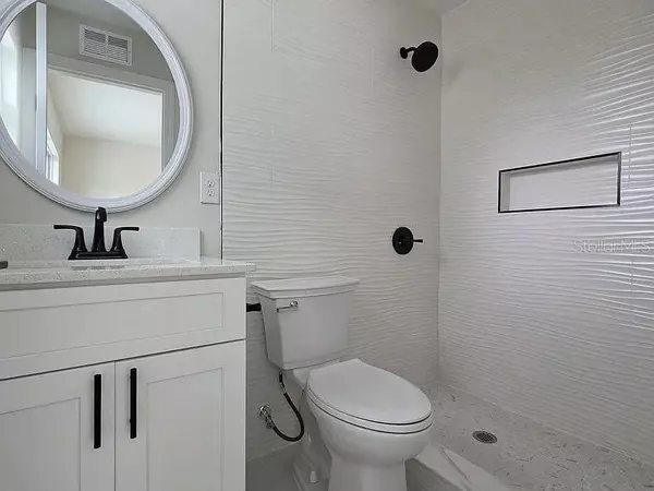 Sarasota, FL 34237,3128 BAY ST