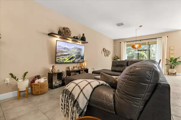 Kissimmee, FL 34743,2014 TRADERS CV