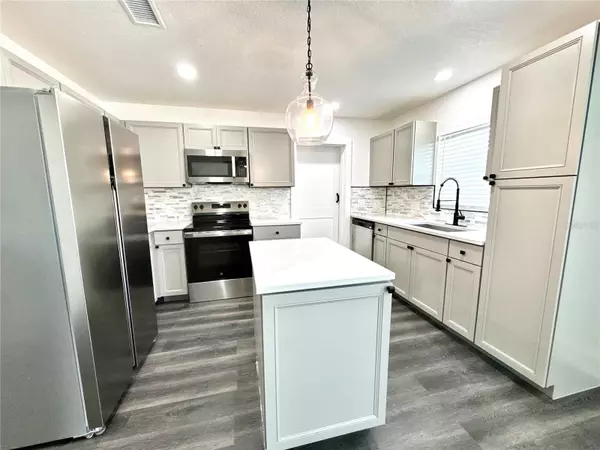 Deltona, FL 32725,1417 AMBASSADOR AVE