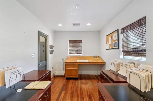 Orlando, FL 32810,6318 FOREST CITY RD