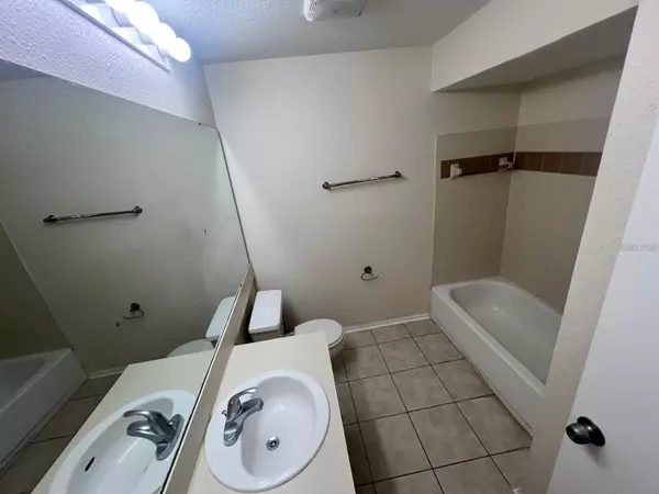 Orlando, FL 32839,1932 LAKE ATRIUMS CIR #70