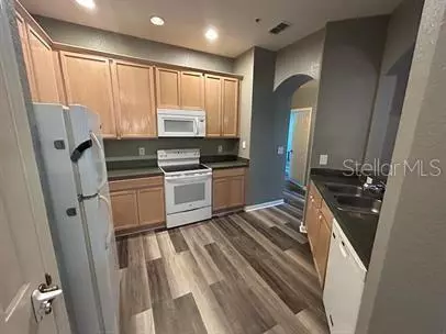 Kissimmee, FL 34741,3331 WHITESTONE CIR #203