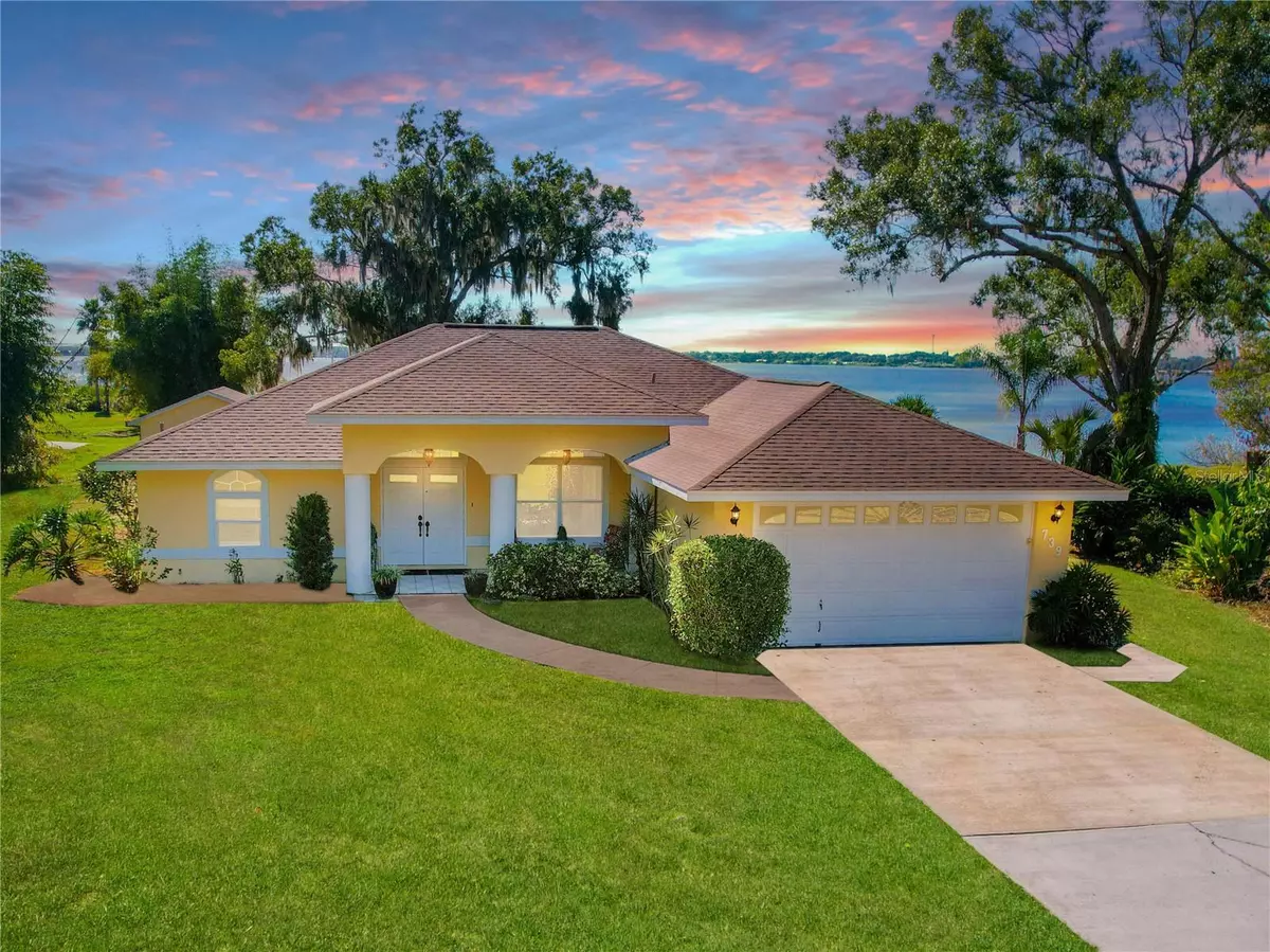 Frostproof, FL 33843,739 N LAKE REEDY BLVD