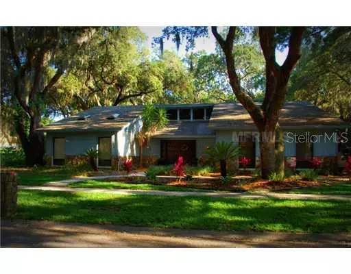 Lutz, FL 33559,2501 HIGH OAKS LN