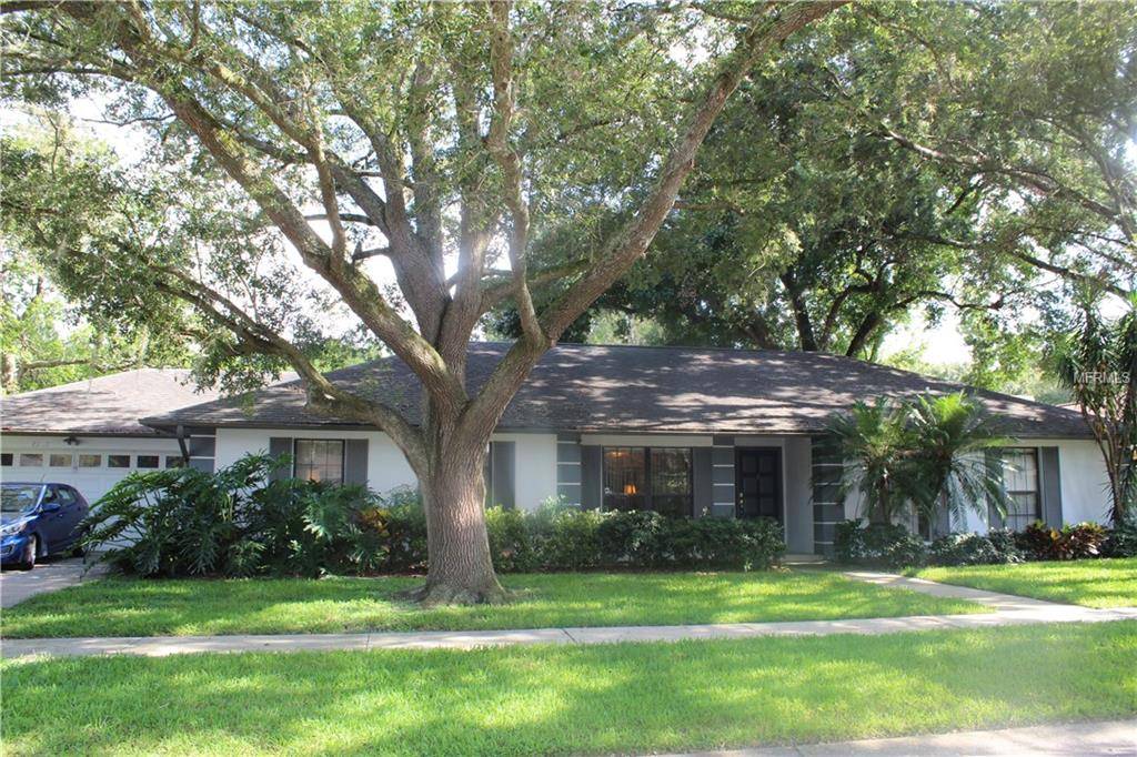 1220 BEACON HILL DR, Tampa, FL 33613