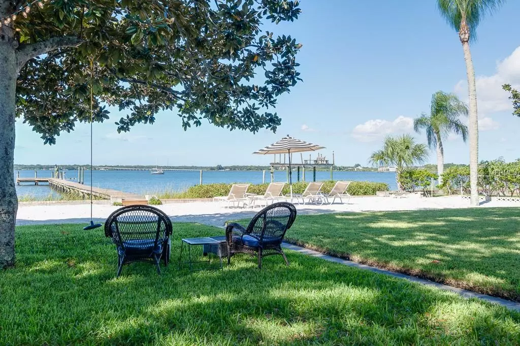 Oldsmar, FL 34677,322 SHORE DR E