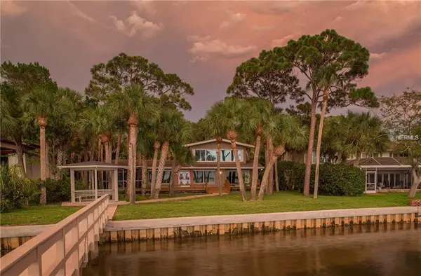 2210 PELHAM RD N, St Petersburg, FL 33710