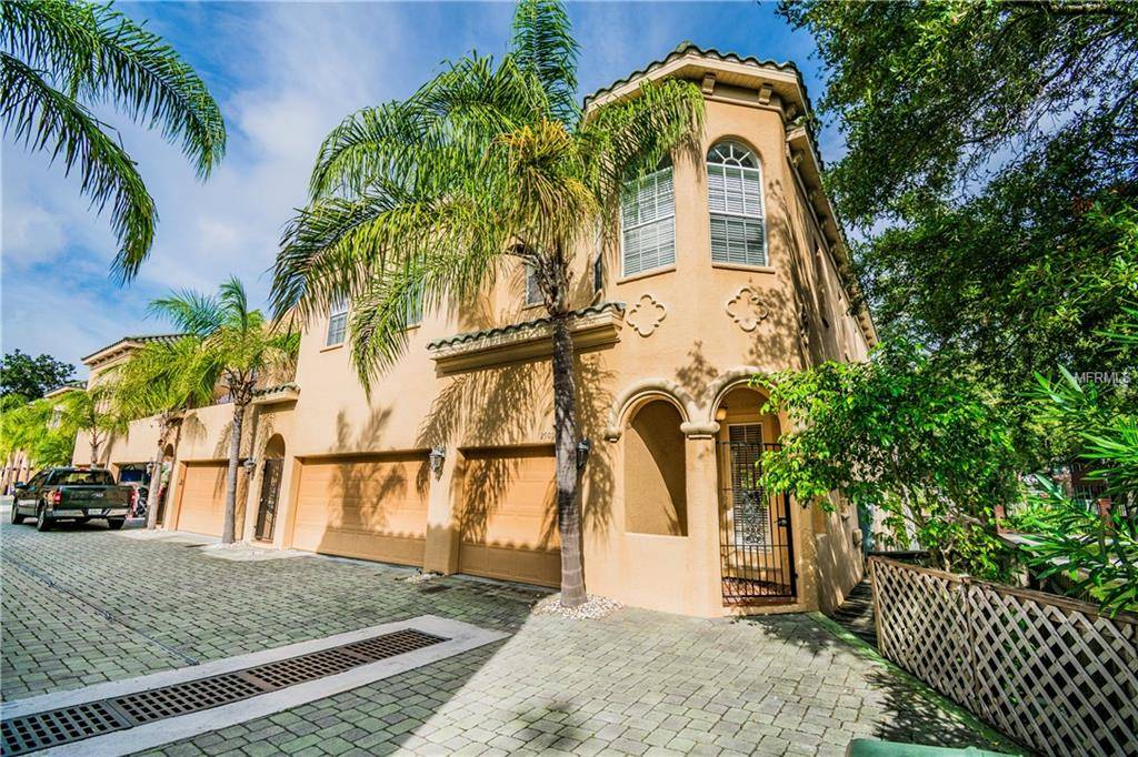 2901 HANSEN MANOR LN, Tampa, FL 33611