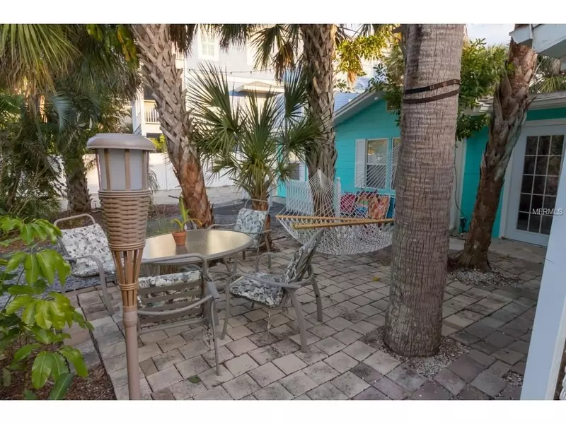 604 AVENIDA DE MAYO, Sarasota, FL 34242