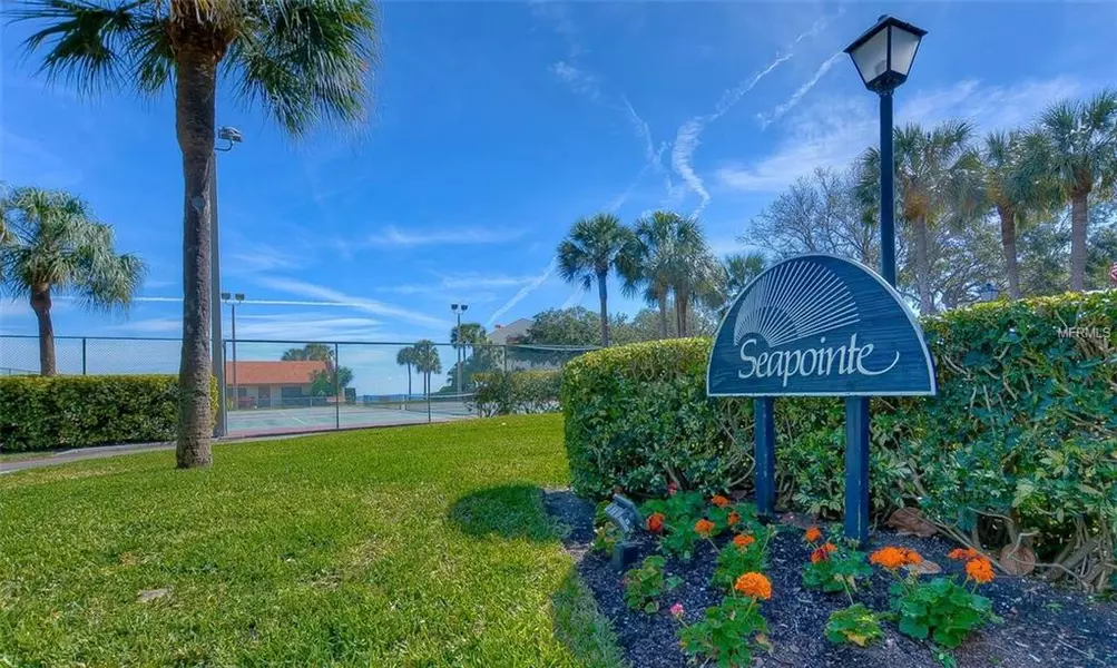 7540 SUNSHINE SKYWAY LN S #122, St Petersburg, FL 33711