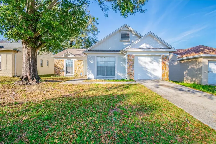 1917 CROWN PARK DR, Valrico, FL 33594