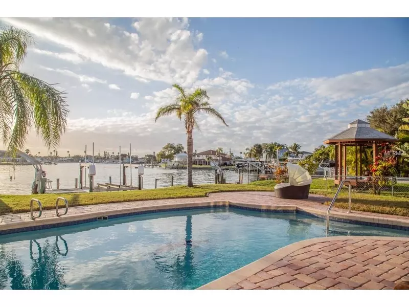 447 HARBOR DR S, Indian Rocks Beach, FL 33785