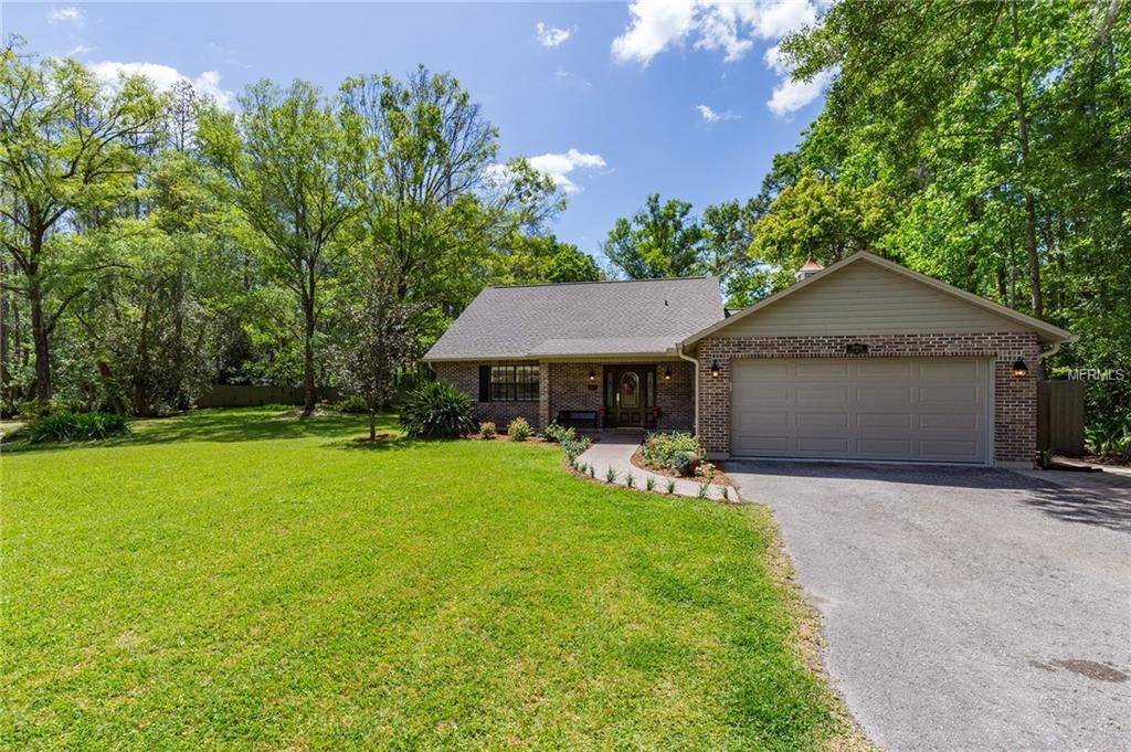 18401 N AUTUMN MIST DR, Lutz, FL 33549