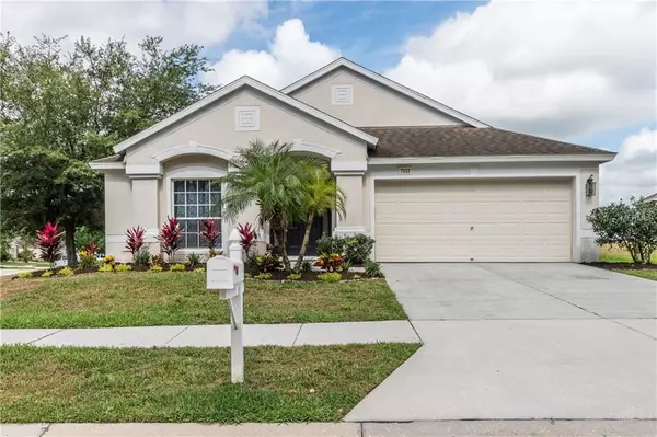 7533 CRESCENT PALM DR, Zephyrhills, FL 33545