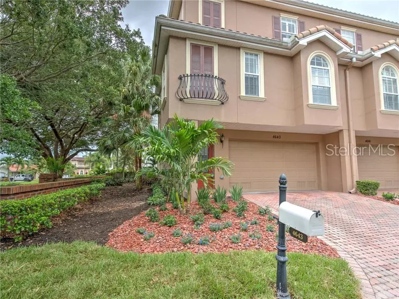 4643 OVERLOOK DR NE, St Petersburg, FL 33703