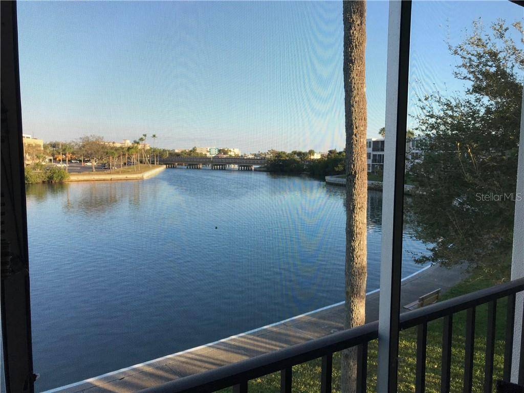 7425 BAY ISLAND DR S #208, South Pasadena, FL 33707