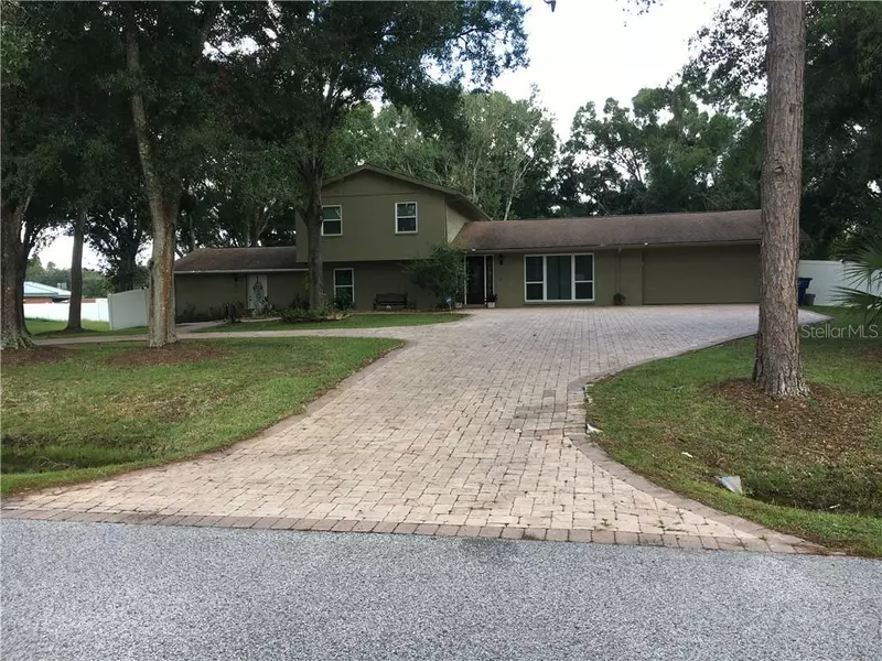 6033 COUNTRY CLUB RD, Wesley Chapel, FL 33544