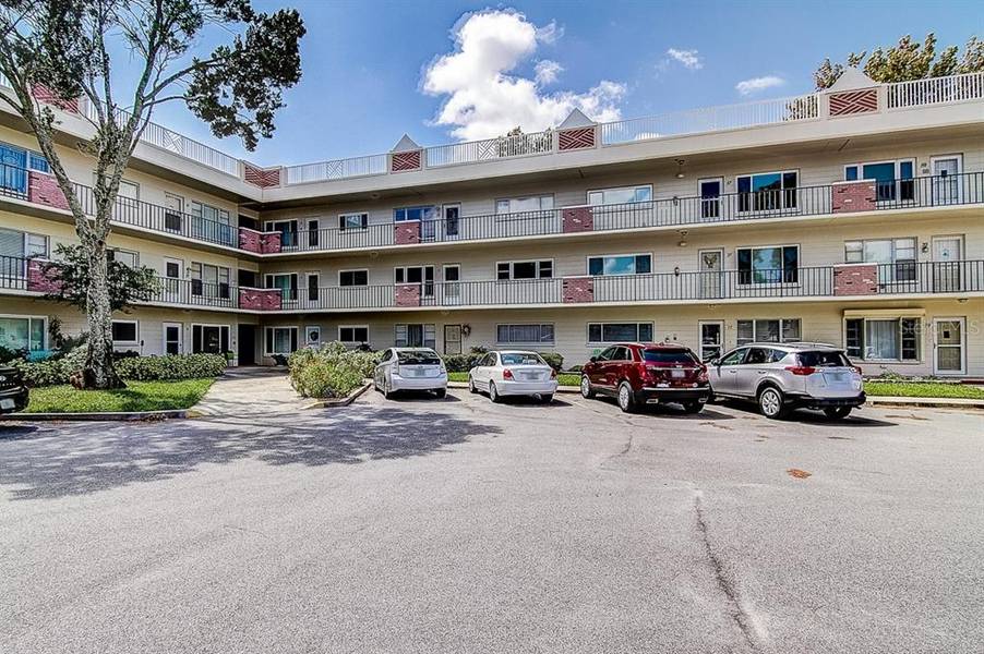 2263 AMERICUS BLVD E #11, Clearwater, FL 33763