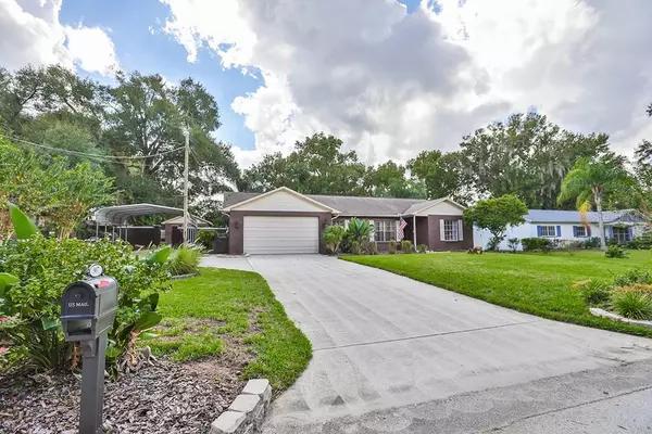 907 WOODLAND DR,  Seffner,  FL 33584