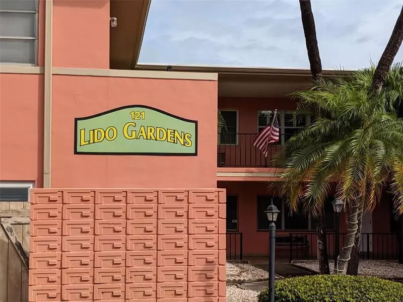 121 46TH AVE #1J, St Pete Beach, FL 33706