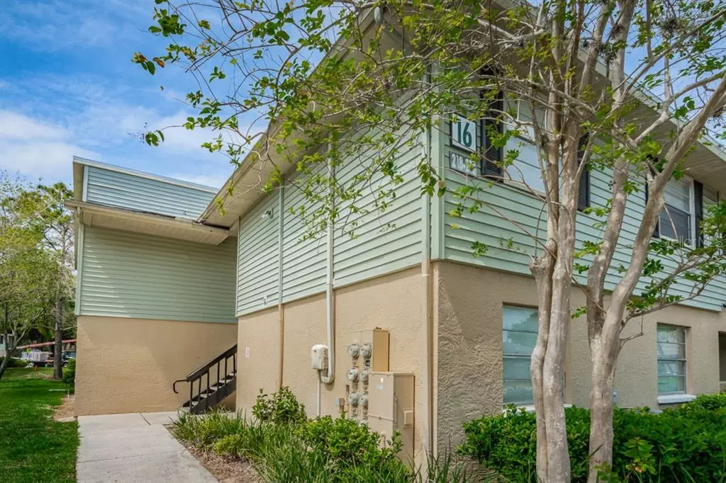 Brandon, FL 33510,201 THORN TREE PL #201