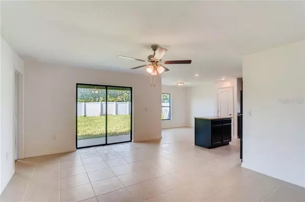 Ruskin, FL 33570,905 CULBREATH GREEN CT