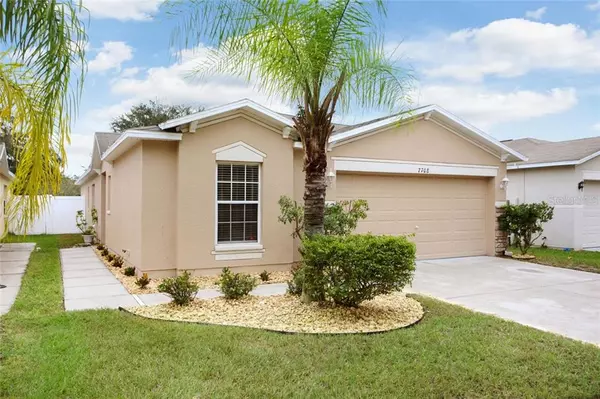 7708 CARRIAGE POINTE DR, Gibsonton, FL 33534