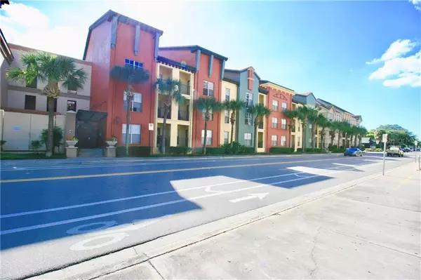 2320 W AZEELE ST #325, Tampa, FL 33609