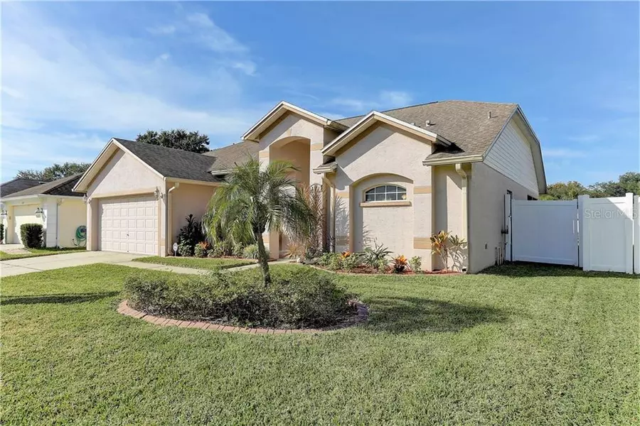 6131 WESLEY BROOK DR, Wesley Chapel, FL 33545