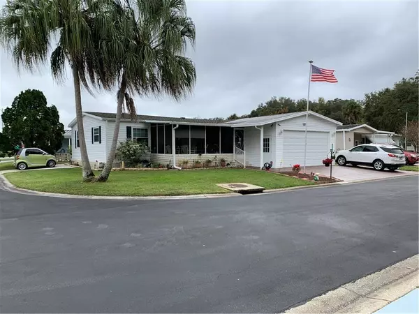 3022 HICKORY DR, Zephyrhills, FL 33543