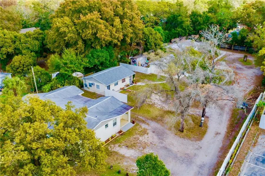 1402 MALUHIA DR, Tampa, FL 33612