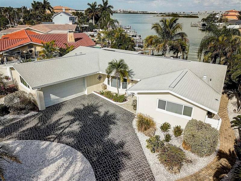 452 HARBOR DR N, Indian Rocks Beach, FL 33785