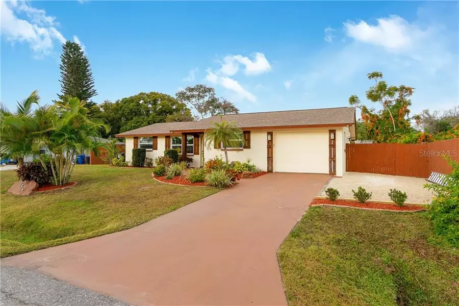 590 DEVON RD, Venice, FL 34293