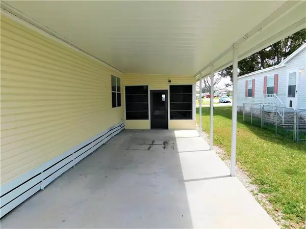 Zephyrhills, FL 33542,37728 NEWPORT DR