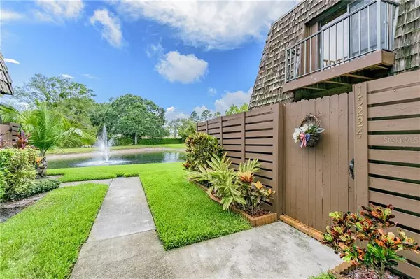 15224 W POND WOODS DR #15224, Tampa, FL 33618