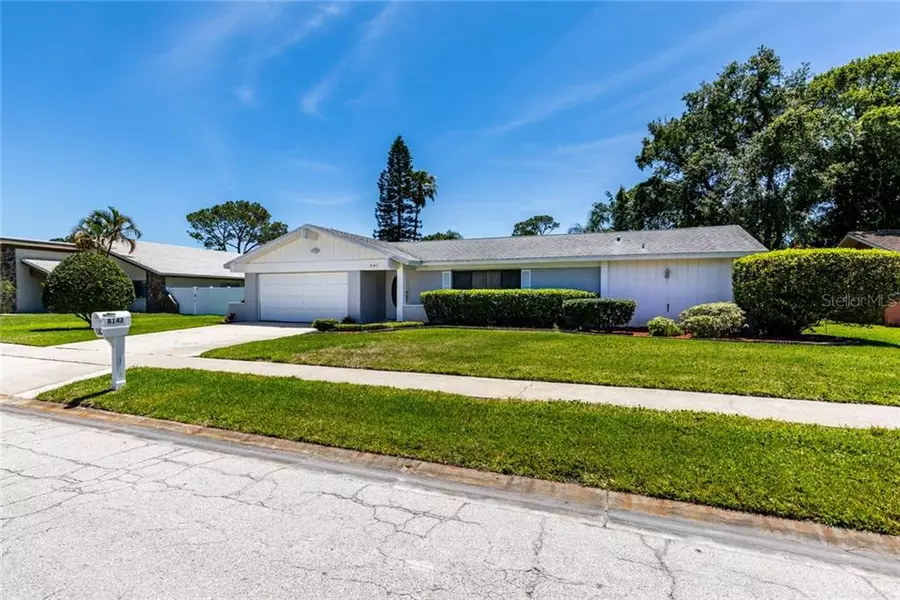 8142 GREENBRIAR RD, Largo, FL 33777