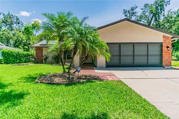 2863 LOMOND DR, Palm Harbor, FL 34684