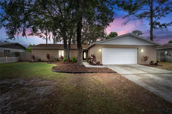 3809 ORANGEPOINTE RD, Valrico, FL 33596