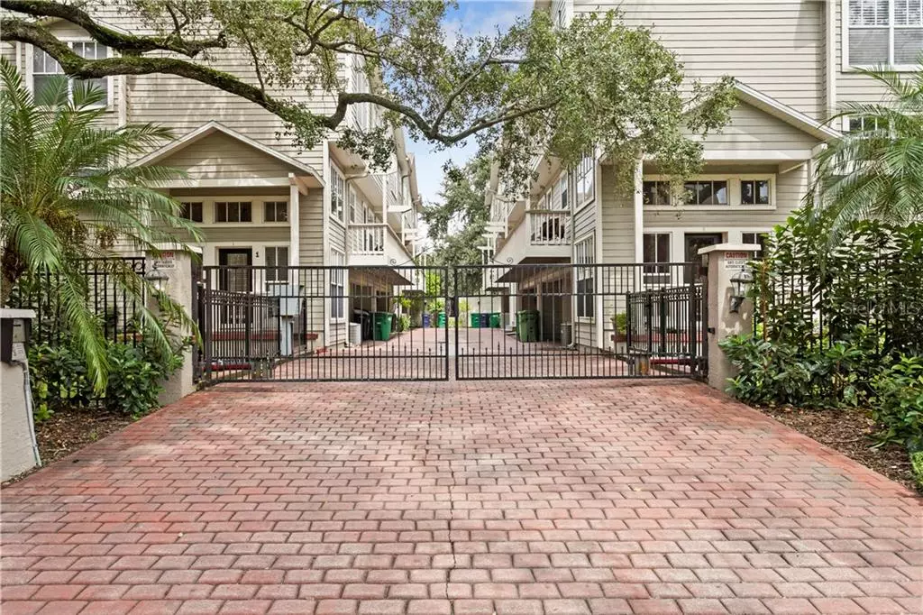Tampa, FL 33629,2403 W PALM DR #1