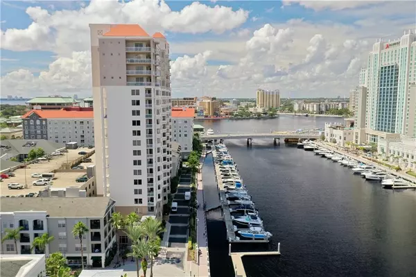 Tampa, FL 33602,371 CHANNELSIDE WALK WAY #1202