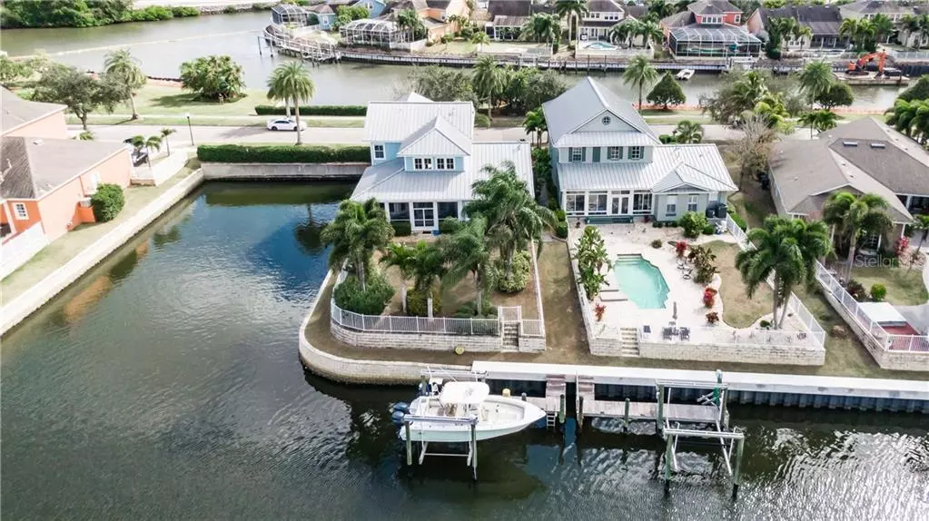 Apollo Beach, FL 33572,454 ISLEBAY DR