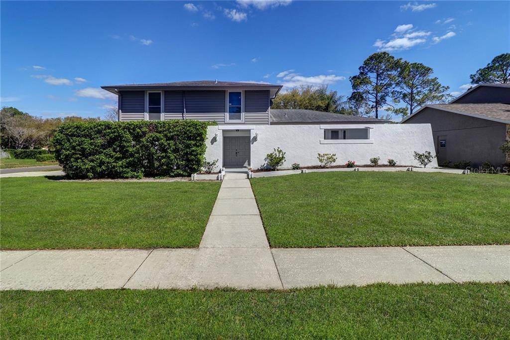4902 ROCKLEDGE CIR, Tampa, FL 33624