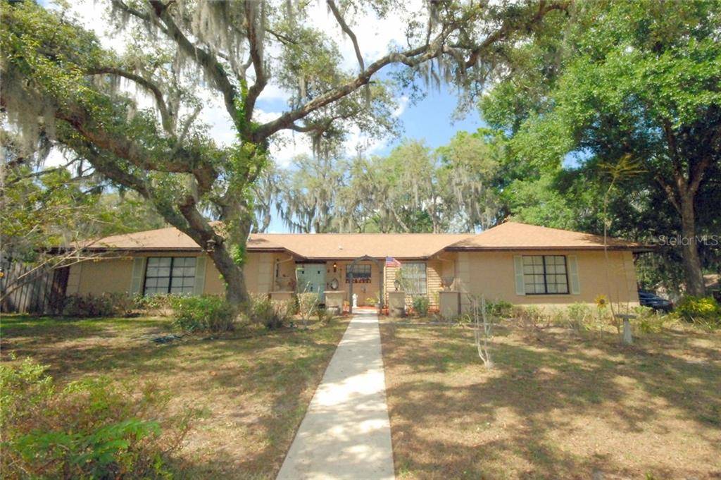 908 LAKEMONT DR, Valrico, FL 33594
