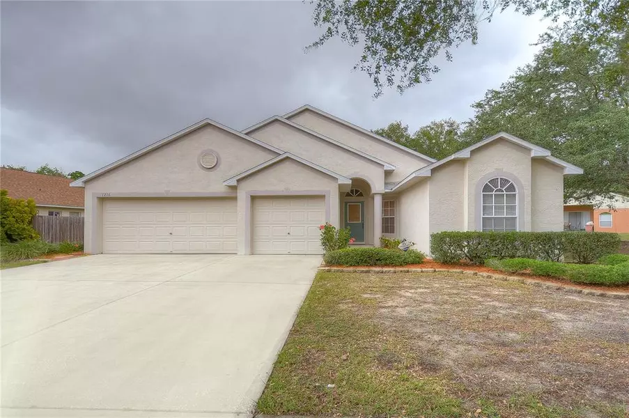 1216 LAKE SHORE RANCH DR, Seffner, FL 33584