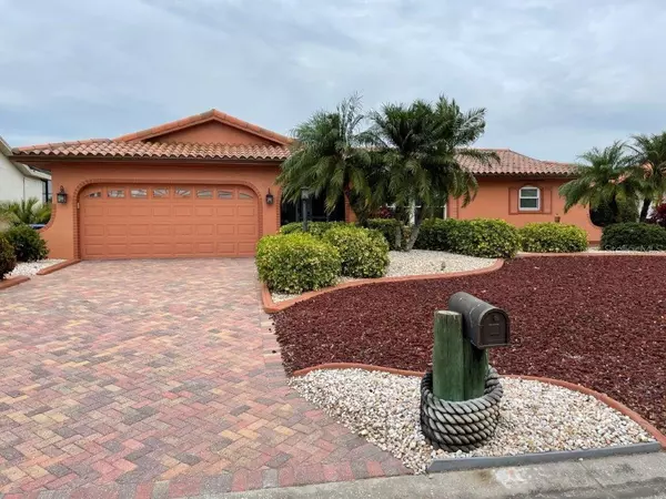 905 CHIPAWAY DR, Apollo Beach, FL 33572