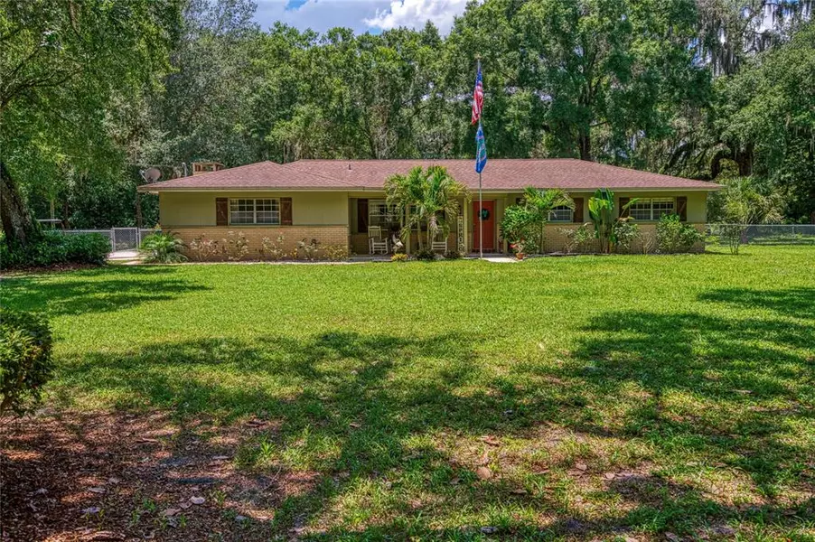 212 N SMOKEY MOUNTAIN RD, Seffner, FL 33584