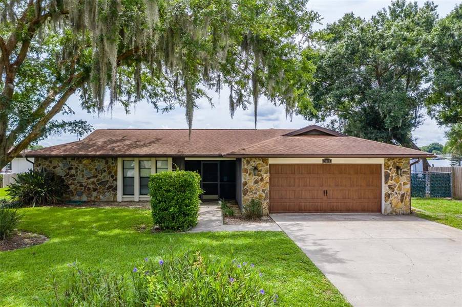 3608 E LAKE DR, Land O Lakes, FL 34639