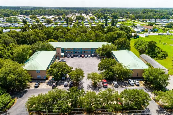 New Port Richey, FL 34653,5822 CONGRESS ST #204